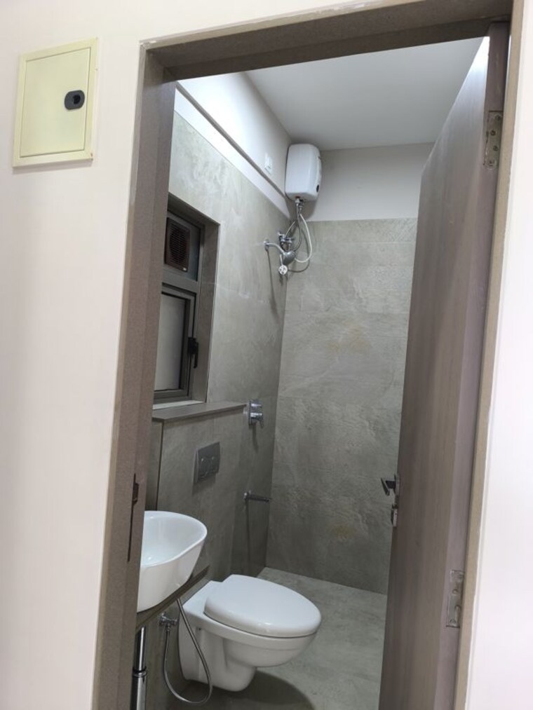 Bathroom, cllaro-urban-grandeur 2 Bedroom 715 Sq.Ft. Apartment In Mira Road Thane 10549646