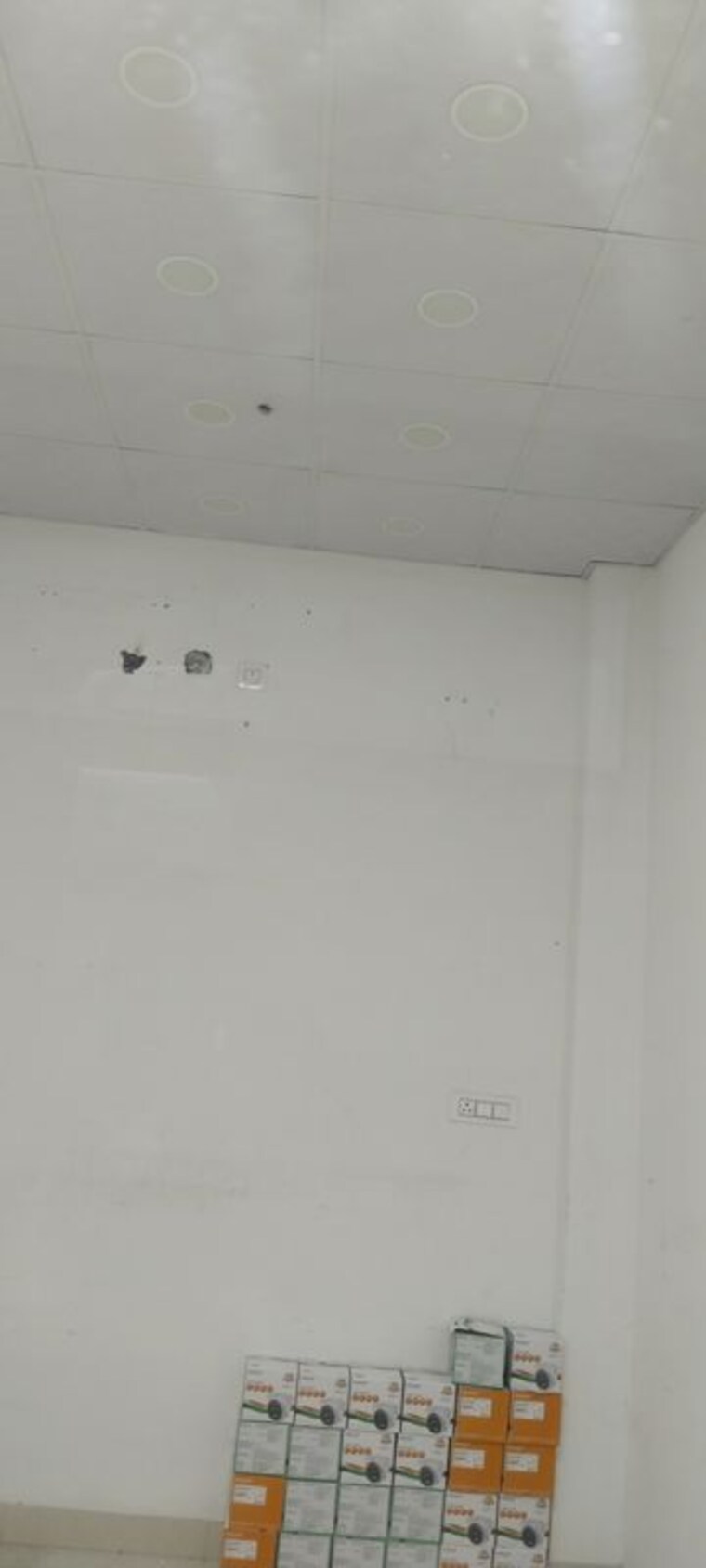 Room, omaxe-sun Commercial Office Space 641 Sq.Ft. In Sector 79 Faridabad 10549654