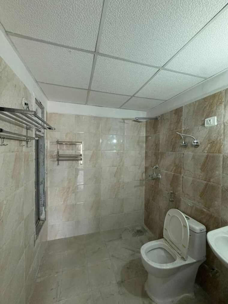 Bathroom, nirala-greenshire 3 Bedroom 1380 Sq.Ft. Apartment In Sector 2 Greater Noida Greater Noida 10549666