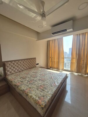 Bedroom in 3 BHK Apartment at Bandra West – for Rent
