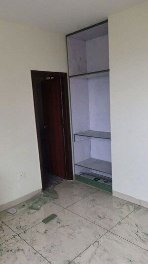 Room in 3.5 BHK Apartment at RPS Auria, Sector 88 – for Rent