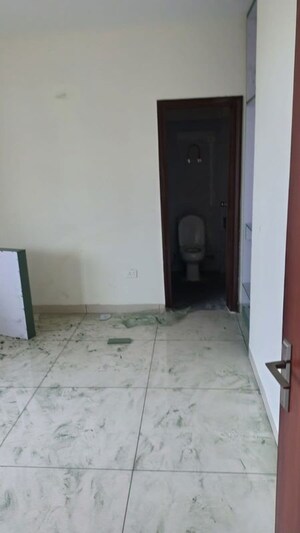 Room in 3.5 BHK Apartment at RPS Auria, Sector 88 – for Rent