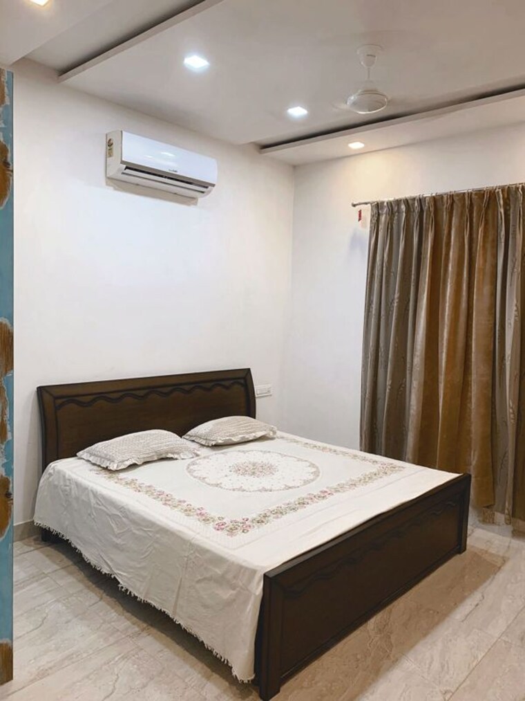 Bedroom, jamuna-enclave 3 Bedroom 200 Sq.Yd. Builder Floor In Ambala Highway Zirakpur 10549674