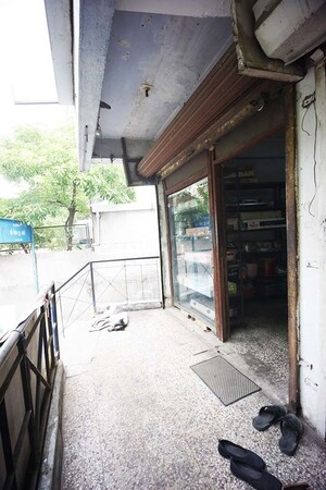 Balcony in  Shop at Vastrapur – for Sale