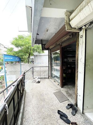 Balcony in  Shop at Vastrapur – for Sale