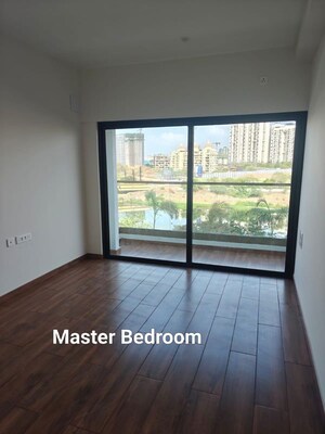 Room in 2 BHK Apartment at Duville Riverdale, Kharadi – for Rent