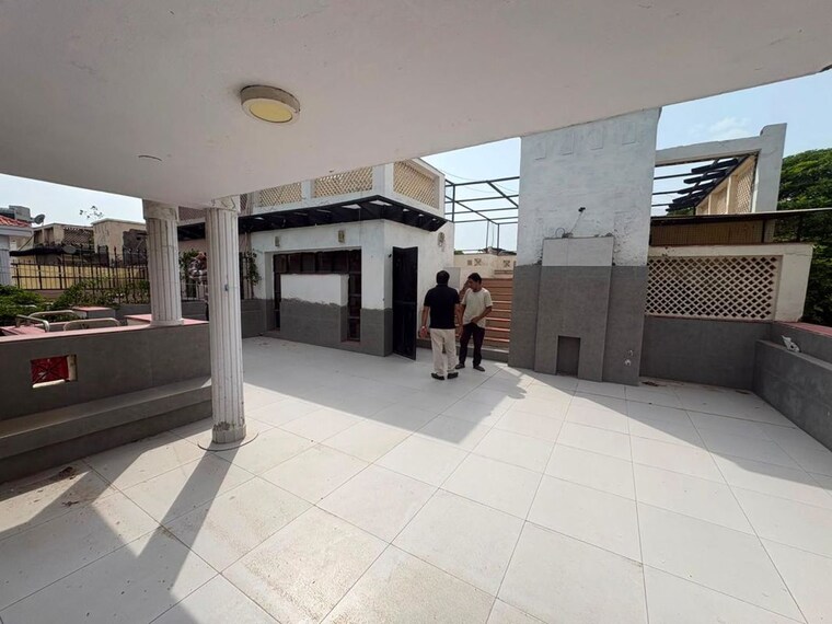 Terrace, sector 57 4 Bedroom 2700 Sq.Ft. Villa In Sector 57 Gurgaon 10549737
