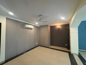 Room in 4 BHK Villa at Sector 57 – for Rent