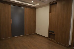Room in 4 BHK Apartment at Ansal API Versalia, Sector 67a – for Rent