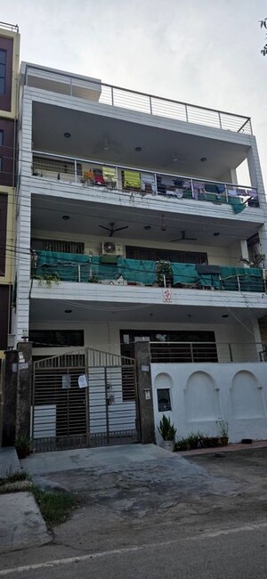 2 BHK Independent House For Rent in Sector 46