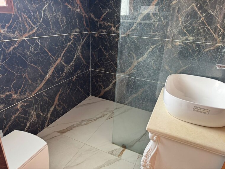 Bathroom, sector 27 3 Bedroom 200 Sq.Ft. Builder Floor In Sector 27 Panchkula 10549790