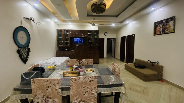 Living Room, sector 7 6 Bedroom 250 Sq.Ft. Independent House In Sector 7 Panchkula 10549797