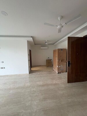 Living Room in 4 BHK Builder Floor at Dlf Phase I – for Rent