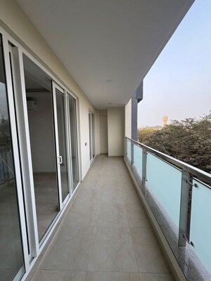 Balcony in 4 BHK Builder Floor at Dlf Phase I – for Rent