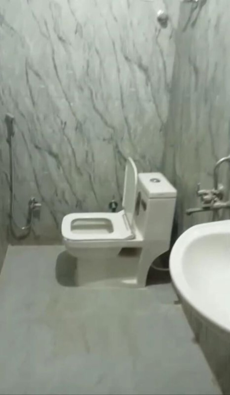 Bathroom, bliss-heights 1 Bedroom 500 Sq.Ft. Independent House In Sector 104 Noida 10549794