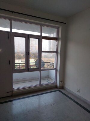Room in 3 BHK Builder Floor at Palam Vihar – for Rent