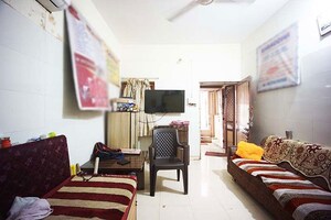Living Room in 5 BHK Independent House at Satellite – for Sale