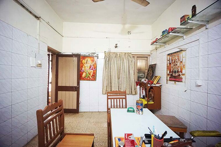 Bedroom, satellite 5 Bedroom 174 Sq.Yd. Independent House In Satellite Ahmedabad 10549868