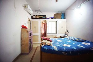 Bedroom in 5 BHK Independent House at Satellite – for Sale
