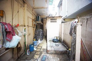 Living Room in 5 BHK Independent House at Satellite – for Sale