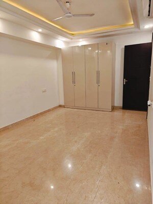 Room in 3 BHK Builder Floor at Palam Vihar – for Rent
