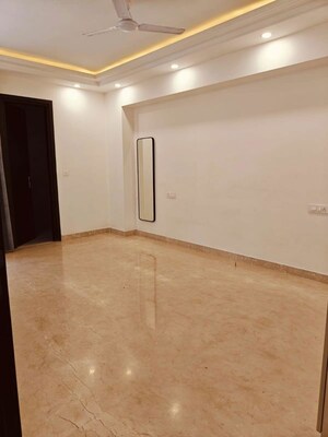 Room in 3 BHK Builder Floor at Palam Vihar – for Rent