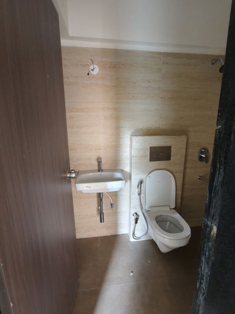 Bathroom, hum-durga 1 Bedroom 500 Sq.Ft. Apartment In Dahisar East Mumbai 10549971