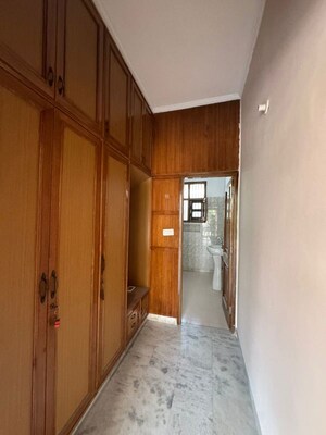 Furnished Amenities in 5 BHK Independent House at Sector 2 – for Rent