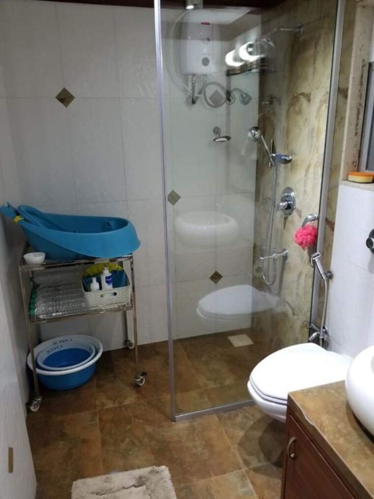 Bathroom, hiranandani-gardens 3 Bedroom 2000 Sq.Ft. Villa In Powai Mumbai 10548198