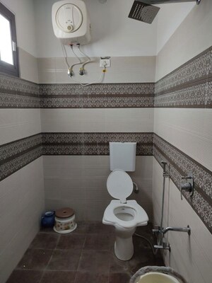 Bathroom in 2 BHK Builder Floor at Eldeco Tiraha Ganga Vihar, Gomti Nagar – for Rent