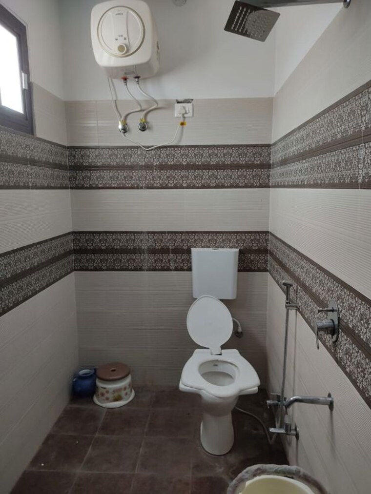 Bathroom, eldeco-tiraha-ganga-vihar 2 Bedroom 1200 Sq.Ft. Builder Floor In Gomti Nagar Lucknow 10550019