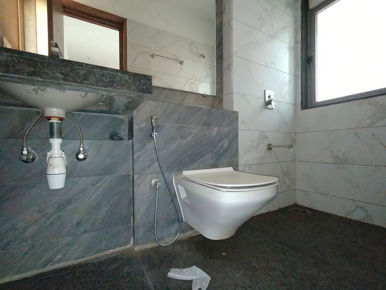 Bathroom, kalpataru-the-sunrise 2 Bedroom 535 Sq.Ft. Apartment In Kolshet Road Thane 10550020