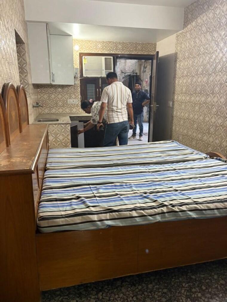Bedroom, sector 28 1 RK 700 Sq.Ft. Villa In Sector 28 Noida 10550031