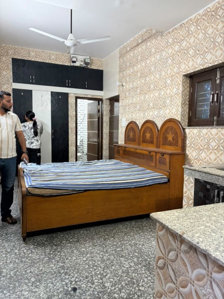 Bedroom, sector 28 1 RK 700 Sq.Ft. Villa In Sector 28 Noida 10550031