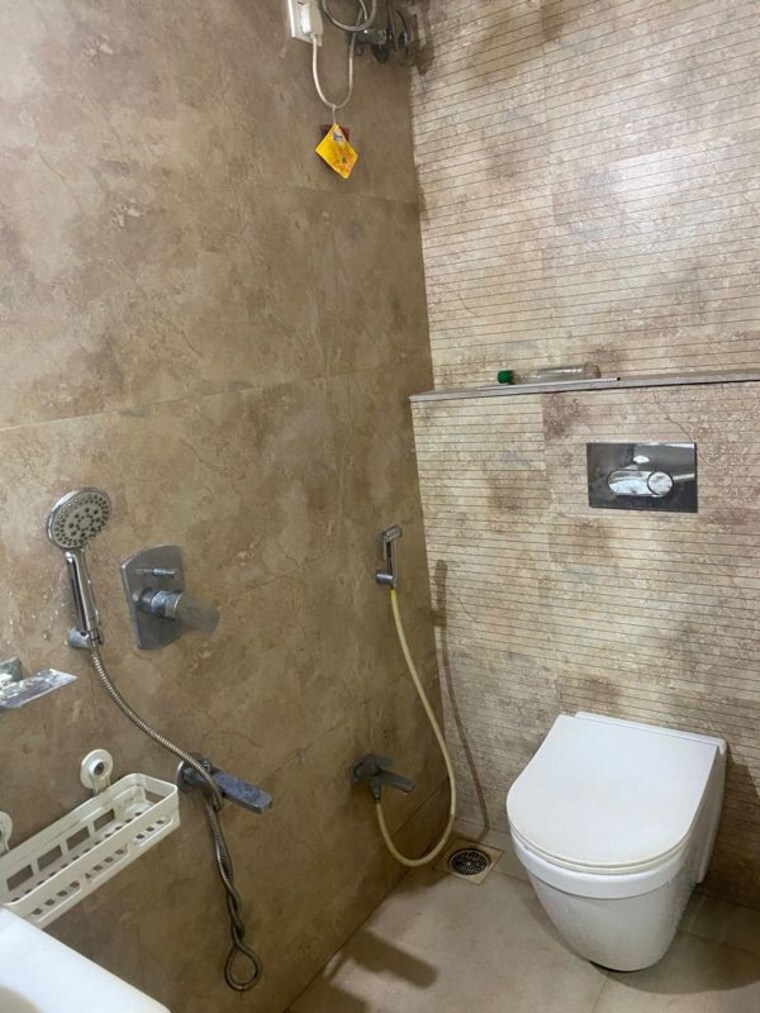 Bathroom, palacia-kingston-phase-2 2.5 Bedroom 800 Sq.Ft. Apartment In Ghodbunder Road Thane 10550067