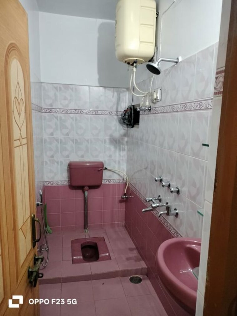 Bathroom, vijayant khand 2 Bedroom 1650 Sq.Ft. Independent House In Vijayant Khand Lucknow 10550068