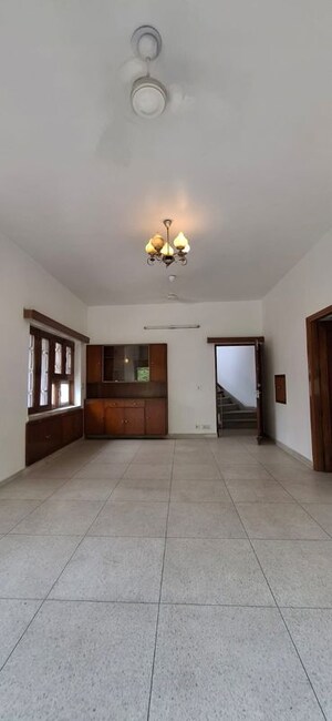 3 BHK Builder Floor For Rent in Safdarjung Development Area