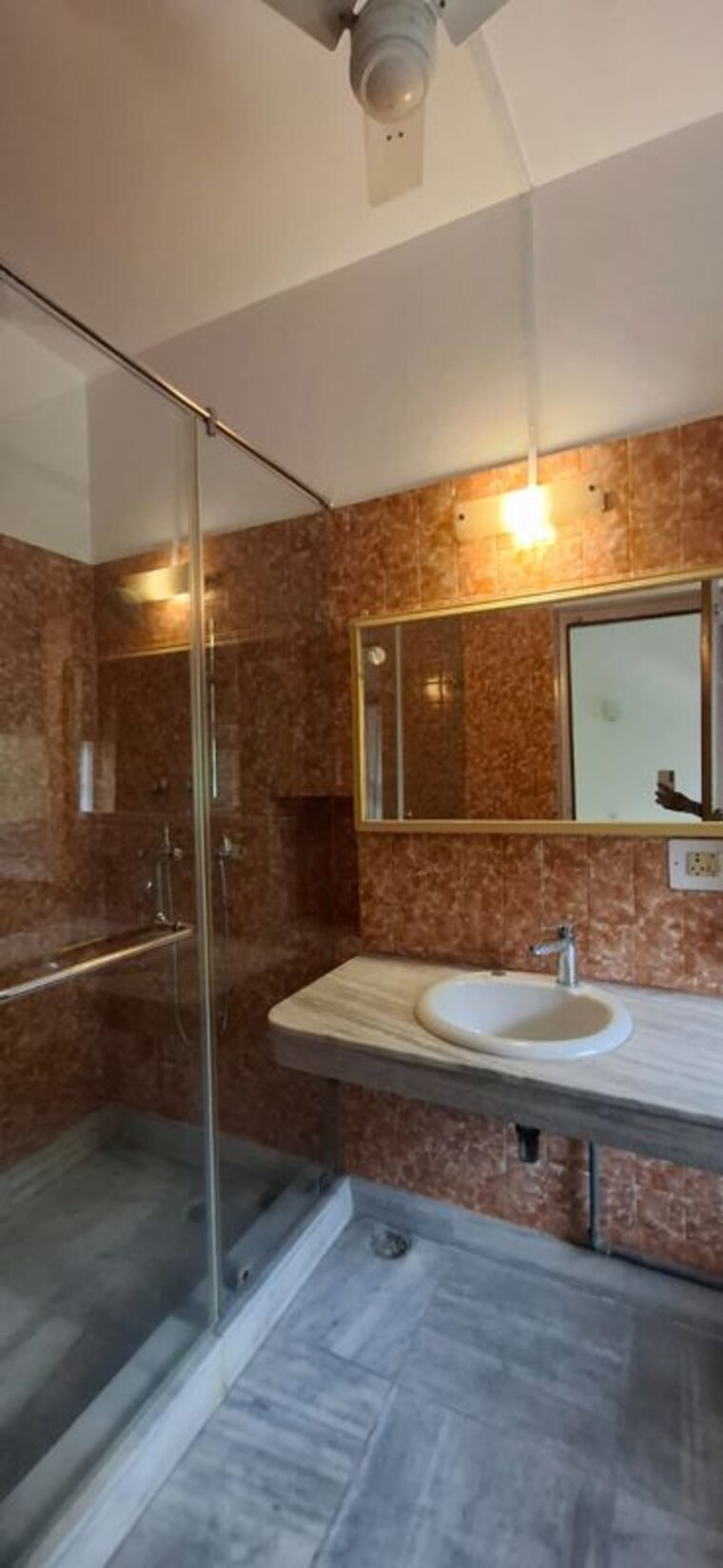 Bathroom, safdarjung development area 3 Bedroom 3600 Sq.Ft. Builder Floor In Safdarjung Development Area Delhi 10550066