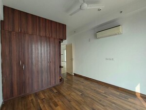 Room in 3 BHK Apartment at Conscient Heritage Max II, Sector 102 – for Rent