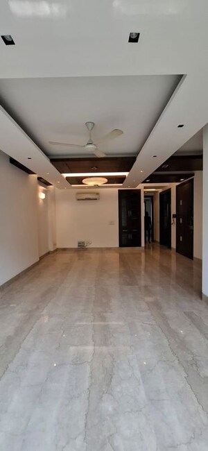 Room in 3 BHK Builder Floor at Green Park – for Rent