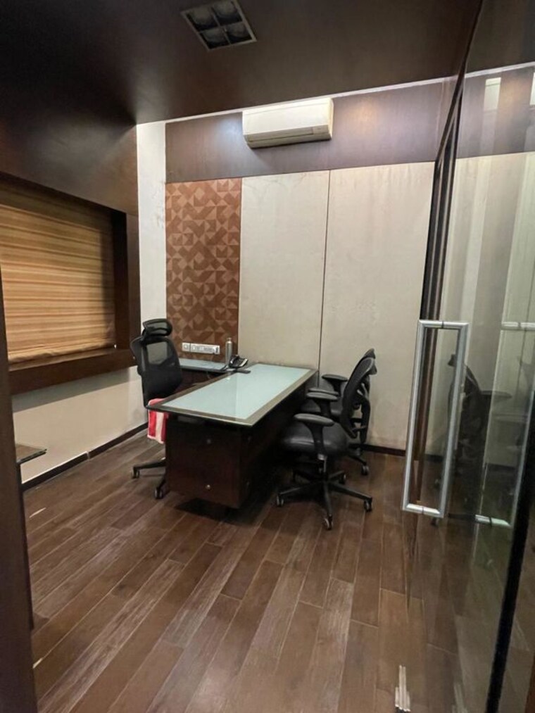 Team Area, lower parel Commercial Office Space 900 Sq.Ft. In Lower Parel Mumbai 10550135