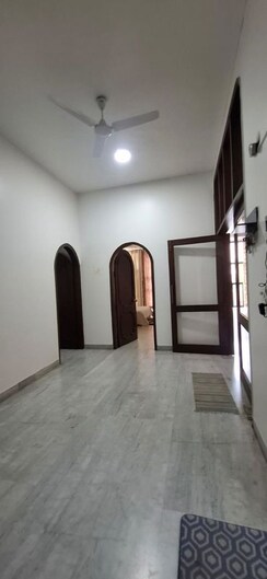 3 BHK + Servant Room Builder Floor For Rent in Hauz Khas