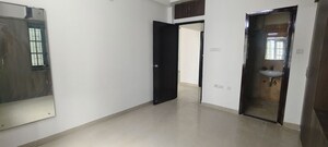 Room in 2 BHK Apartment at Lahari Harivillu, Manikonda – for Rent