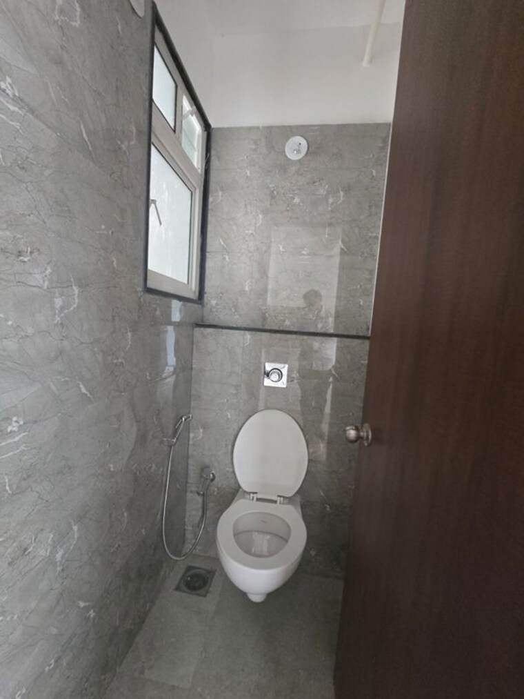 Bathroom, vtp-leonara 1 Bedroom 432 Sq.Ft. Apartment In Mahalunge Pune 10550149