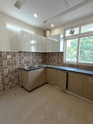 Kitchen in 4 BHK Apartment at BPTP Amstoria, Sector 102 – for Rent