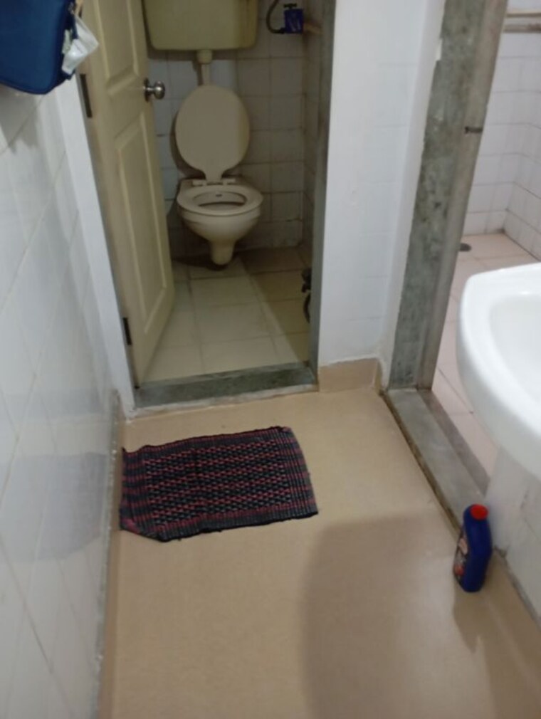 Bathroom, nav-aasawari-chs 1 Bedroom 495 Sq.Ft. Apartment In Andheri East Mumbai 10550169