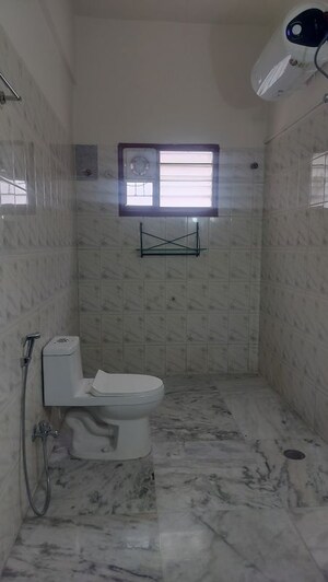 Bathroom in 5 BHK Independent House at Jubilee Hills – for Rent