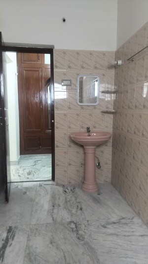Bathroom in 5 BHK Independent House at Jubilee Hills – for Rent