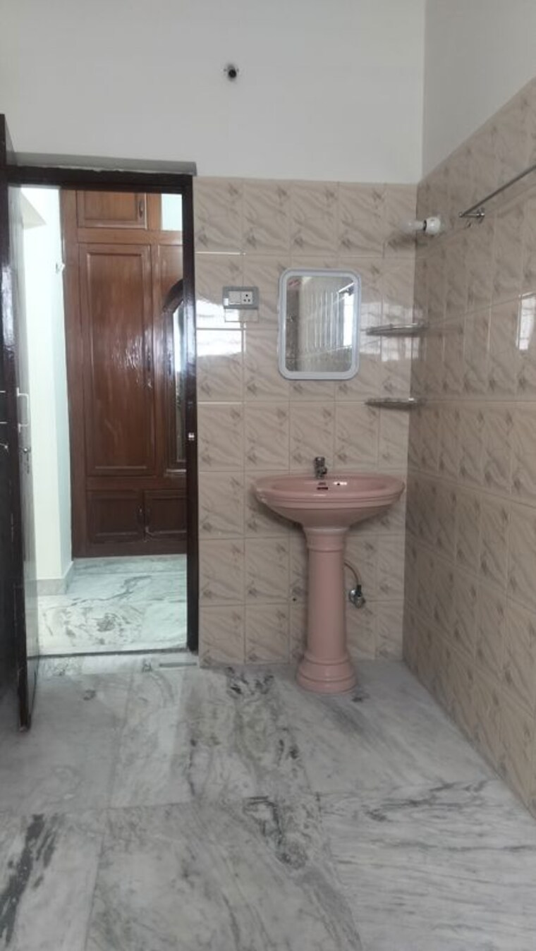 Bathroom, jubilee hills 5 Bedroom 5000 Sq.Ft. Independent House In Jubilee Hills Hyderabad 10550199