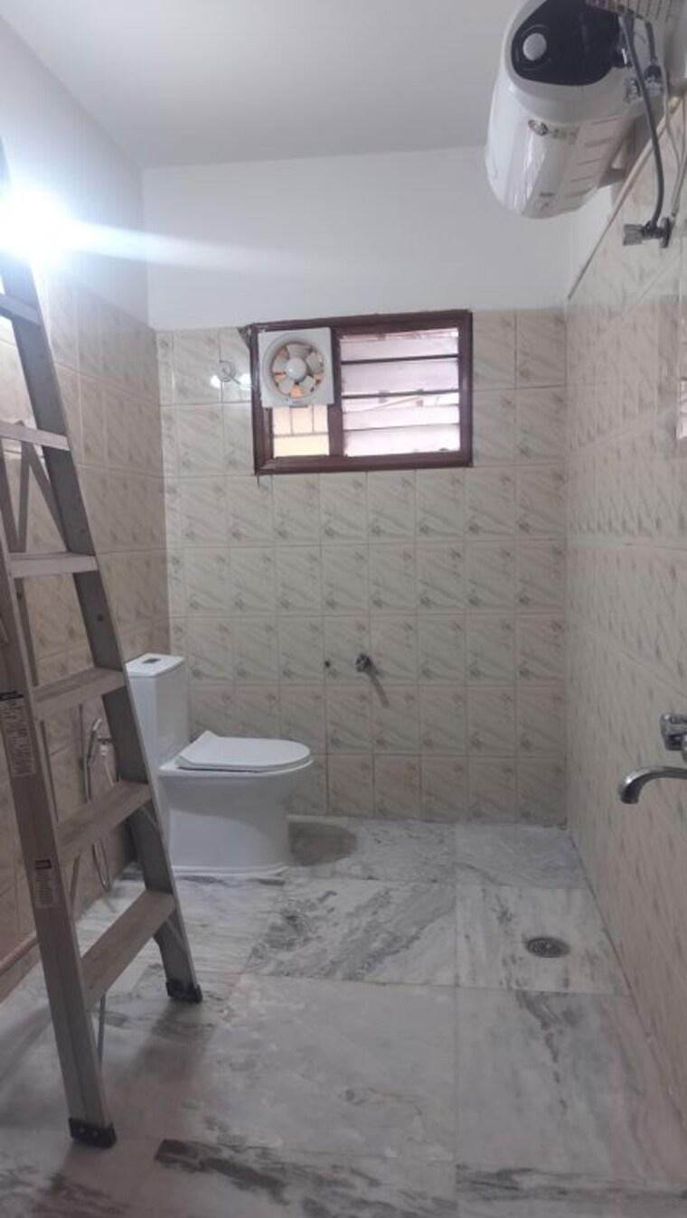 Bathroom, jubilee hills 5 Bedroom 5000 Sq.Ft. Independent House In Jubilee Hills Hyderabad 10550199